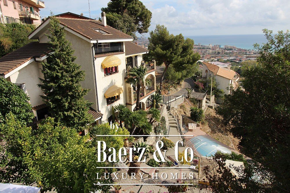Villa in City Center, Ventimiglia, Liguria 1 - 12156434