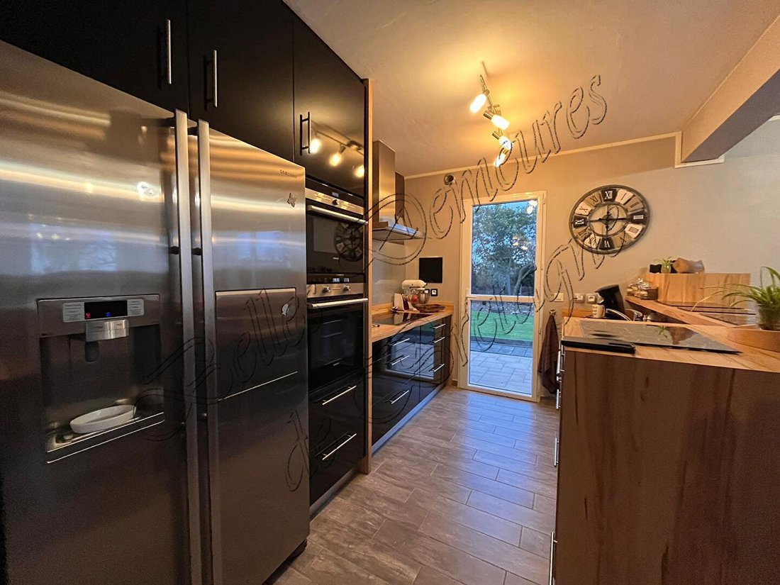 For Sale Villa With Outbuilding 500 M From The In Carantec, Brittany