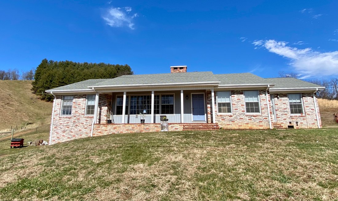 Luciani In Piney Creek, North Carolina, United States For Sale (12592940)