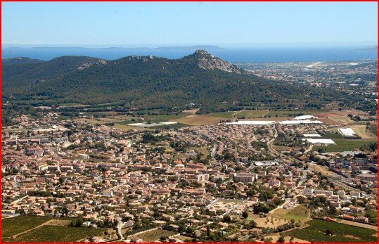 Villa in La Crau, Provence-Alpes-Côte d'Azur, France 1 - 12606497