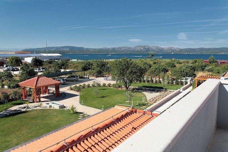 Villa in Gradska cetvrt Varos, Sibenik, Sibenik-Knin County 3 - 12605380
