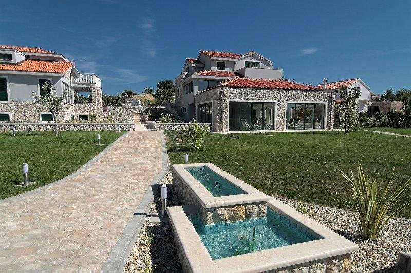 Villa in Gradska cetvrt Varos, Sibenik, Sibenik-Knin County 2 - 12605380