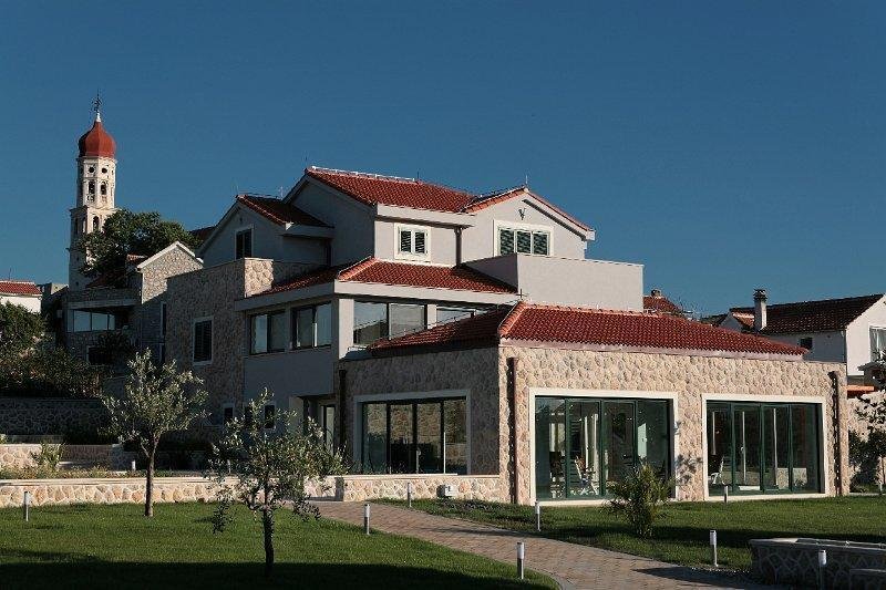 Villa in Gradska cetvrt Varos, Sibenik, Sibenik-Knin County 1 - 12605380