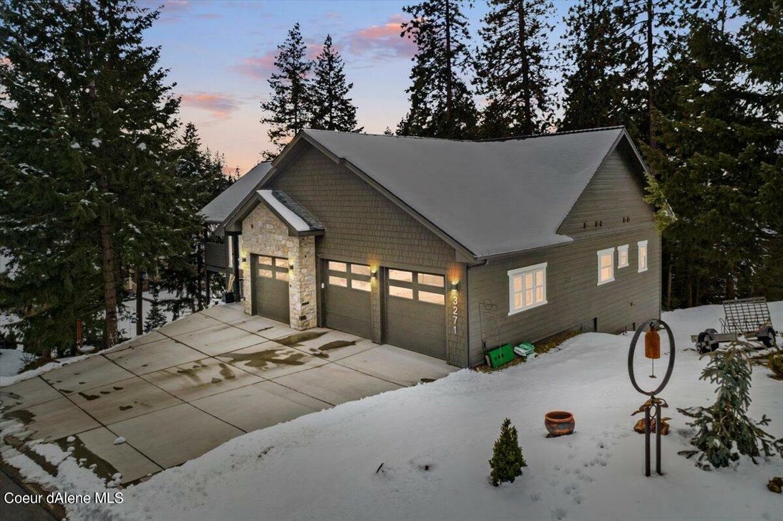 Custom Luxury Home In Gated Grey Stone In Coeur D'alene, Idaho, United