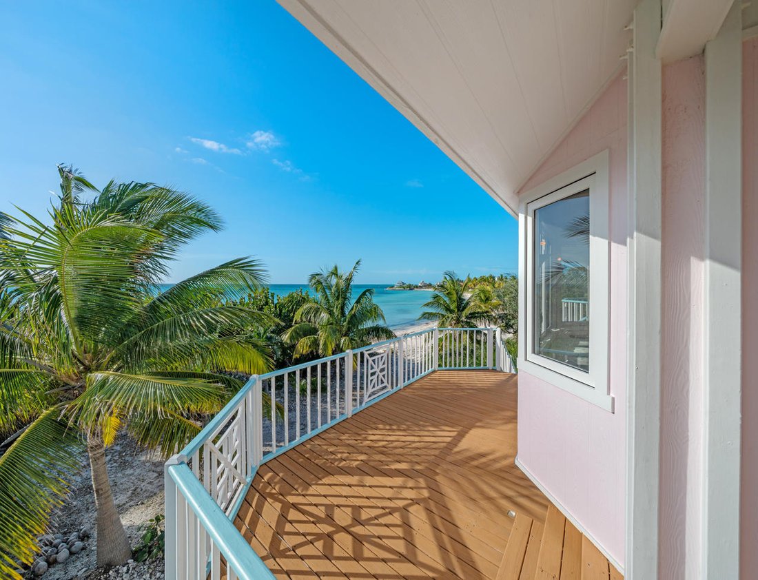 Chub Cay Beach Front Home In Chub Cay, Berry Islands, The Bahamas For