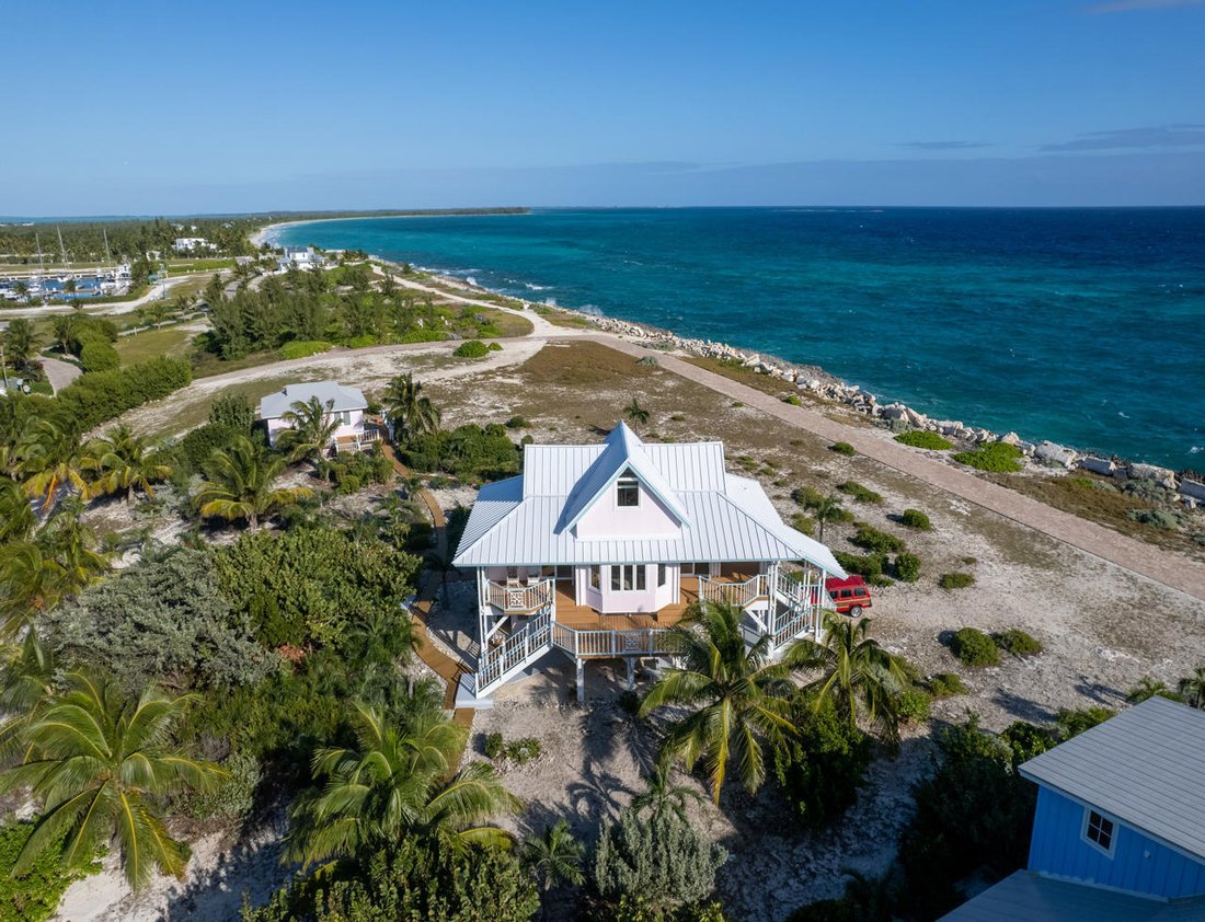 Chub Cay Beach Front Home In Chub Cay, Berry Islands, The Bahamas For