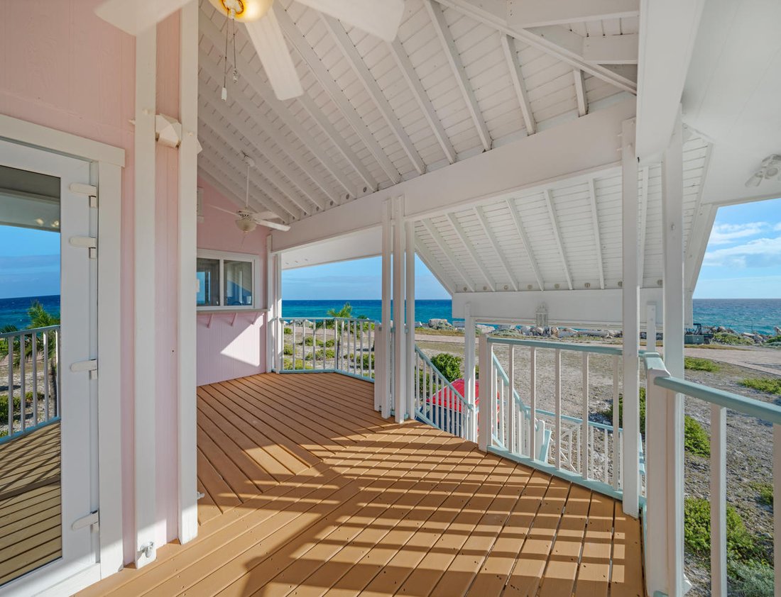 Chub Cay Beach Front Home In Chub Cay, Berry Islands, The Bahamas For