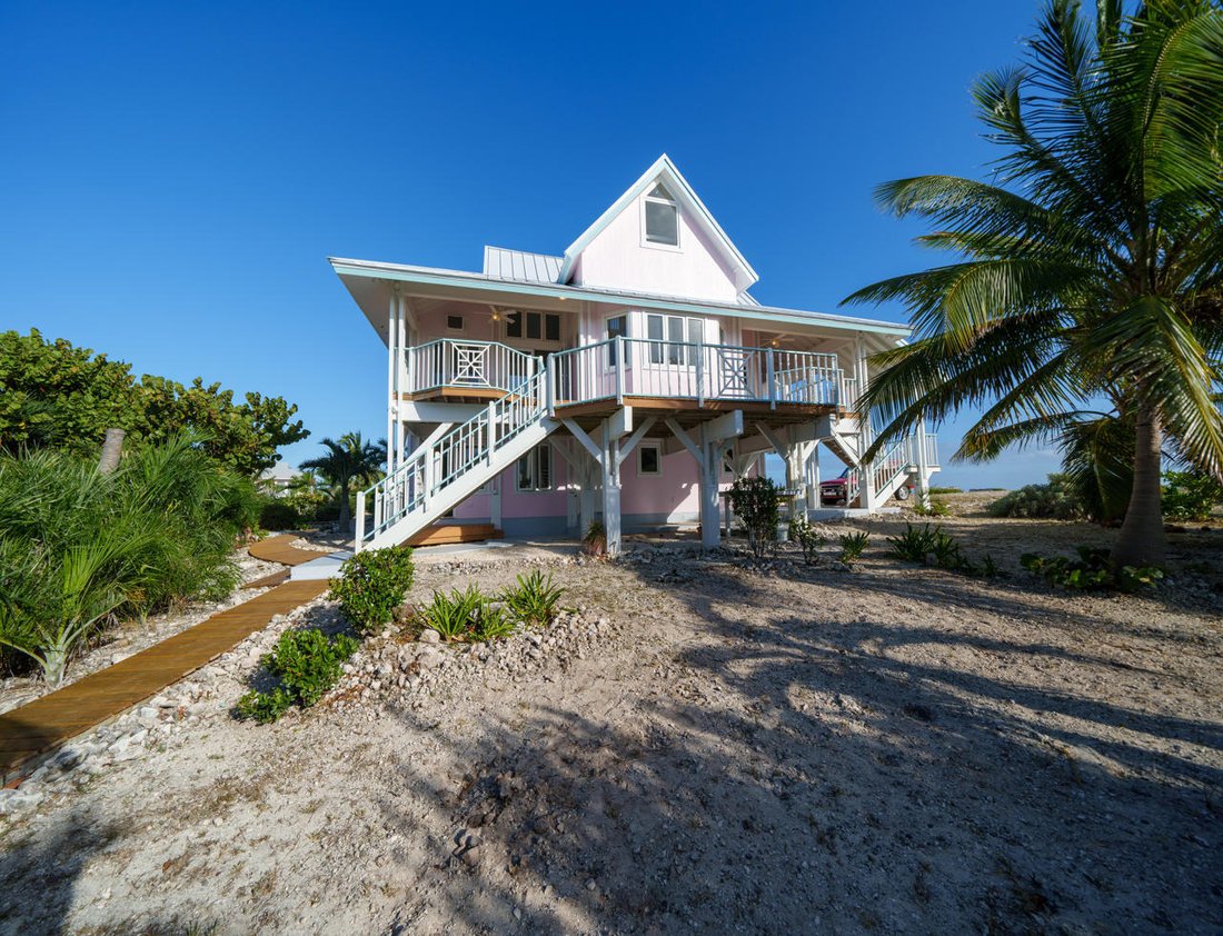 Chub Cay Beach Front Home In Chub Cay, Berry Islands, The Bahamas For