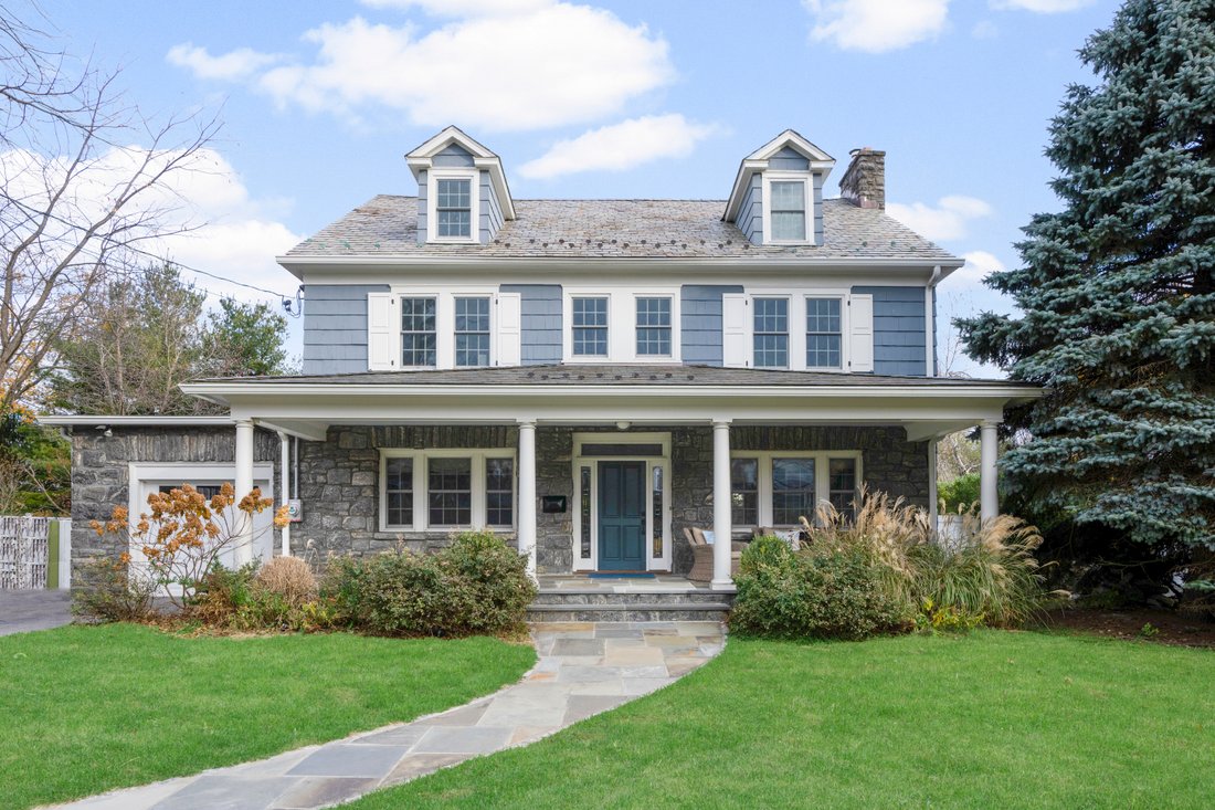 Beautifully Renovated Larchmont Manor In Larchmont, New York, United