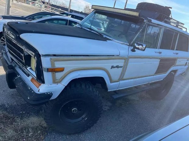 1991 Jeep Grand Wagoneer 4D Utility 4WD in Gary, IN, United States 1