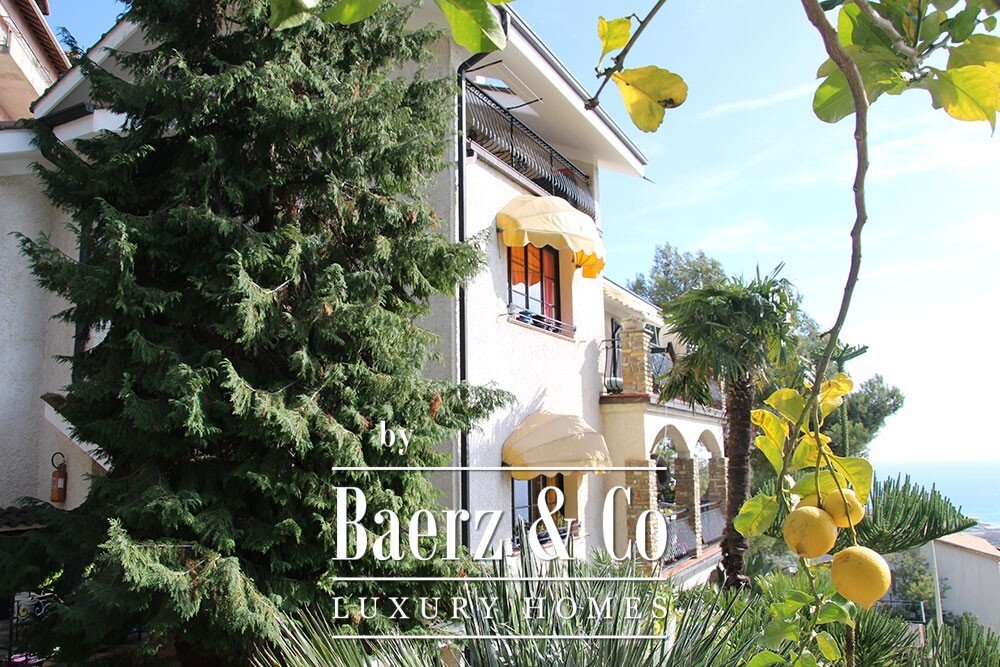 Villa in City Center, Ventimiglia, Liguria 5 - 12156434