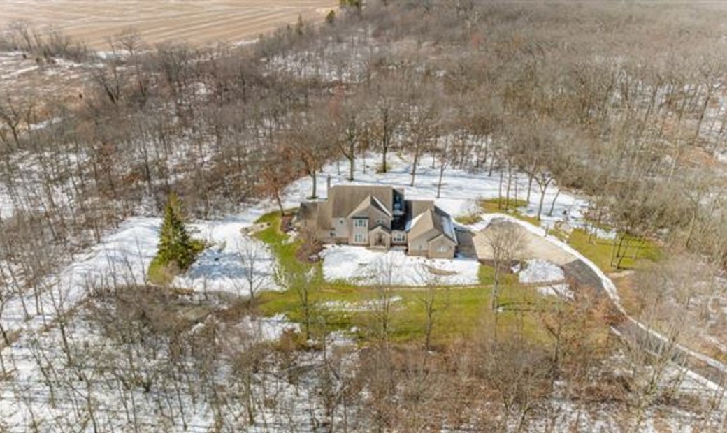 Grand Home In Private Setting And Ideal In Tichigan, Wisconsin, United