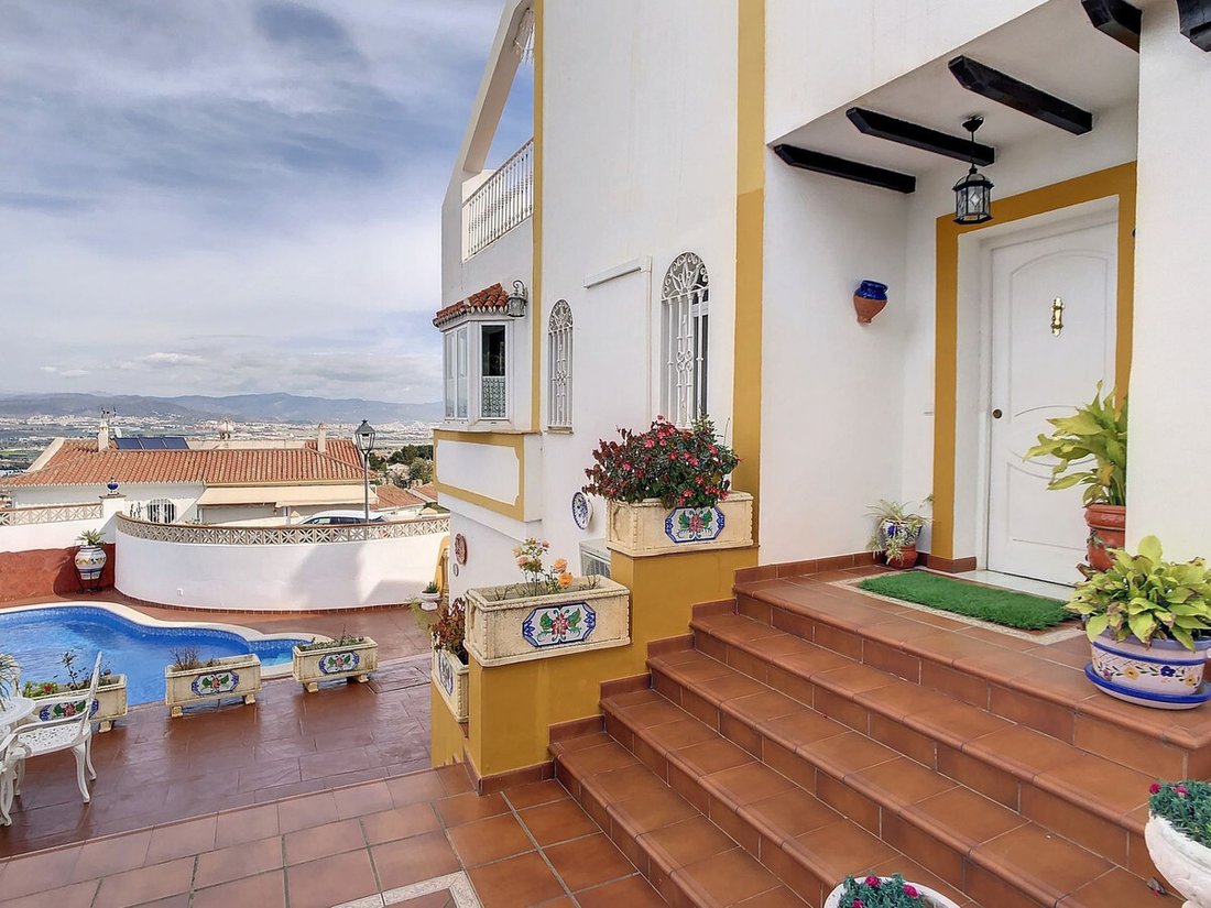Villa For Sale In Alhaurín De La In Alhaurín De La Torre, Andalusia