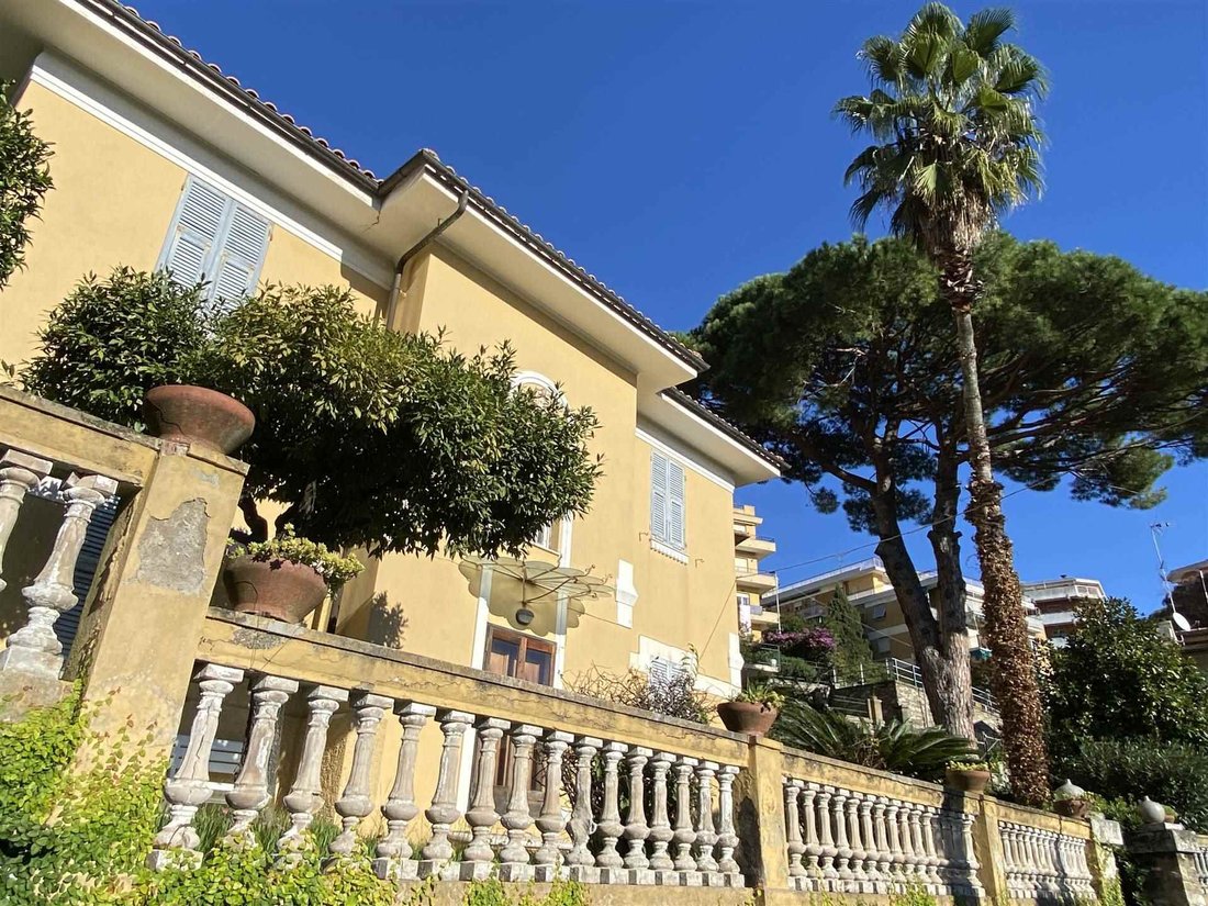 Villa in Rapallo, Liguria, Italy 1 - 12616824