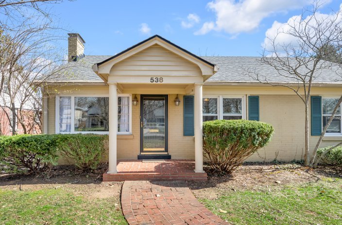 538 Chinoe Road En Lexington, Kentucky, Estados Unidos En Venta (12617425)