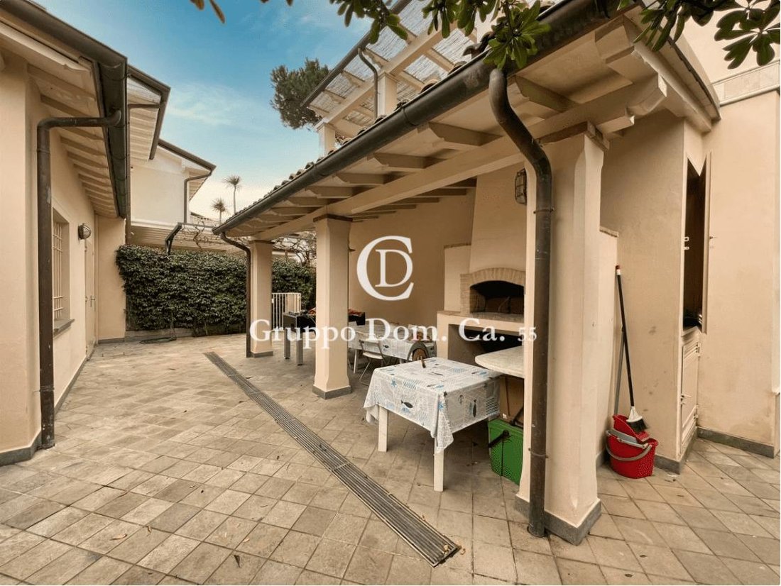 Villa in Vittoria Apuana, Forte dei Marmi, Tuscany 4 - 12622353