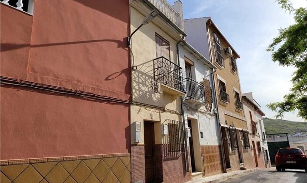 Townhouse Unifamiliar For Rent In Alameda, En Alameda, Andalucía