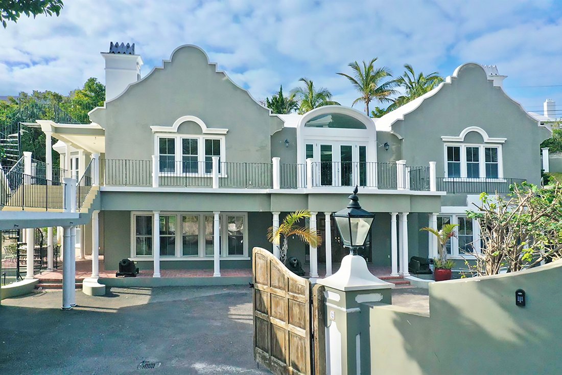 Point Shares House In Hamilton, Pembroke Parish, Bermuda For Sale
