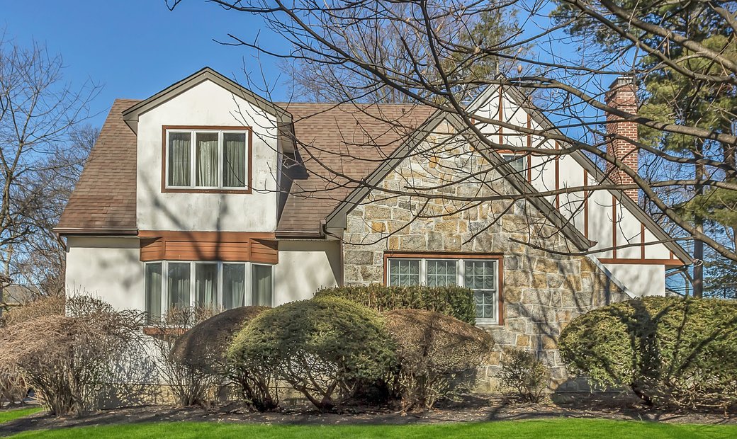 11 Melbourne Road, Great Neck, Ny, 11021 In Great Neck, New York