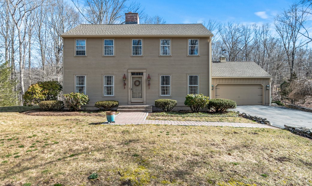 49 Hemlock Drive In Killingworth, Connecticut, United States For Sale