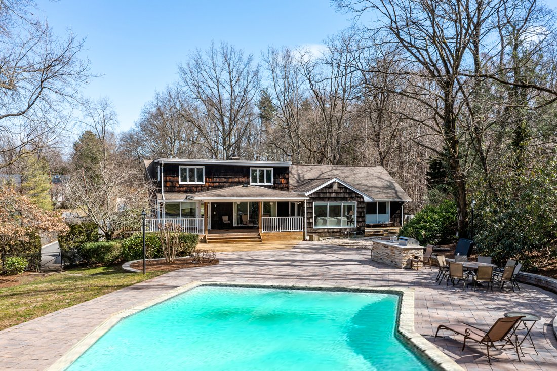 190 Harbor Lane, Roslyn Harbor, Ny In Roslyn Harbor, New York, United