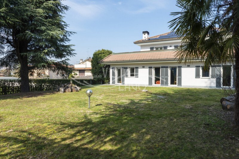 Large Two Family Villa With Garden And High In Cermenate, Lombardy, Italy For Sale (12620601)