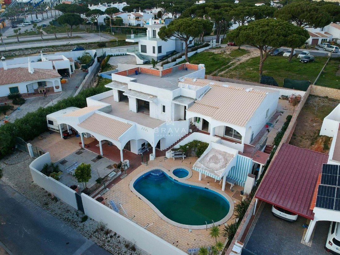Independent House T4 In Quarteira Plot Of In Quarteira, Algarve, Portugal For Sale (12621009)