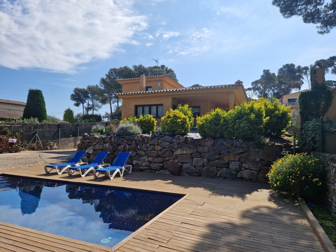 Begur Town House In Begur, Catalonia, Spain For Sale (12623559)