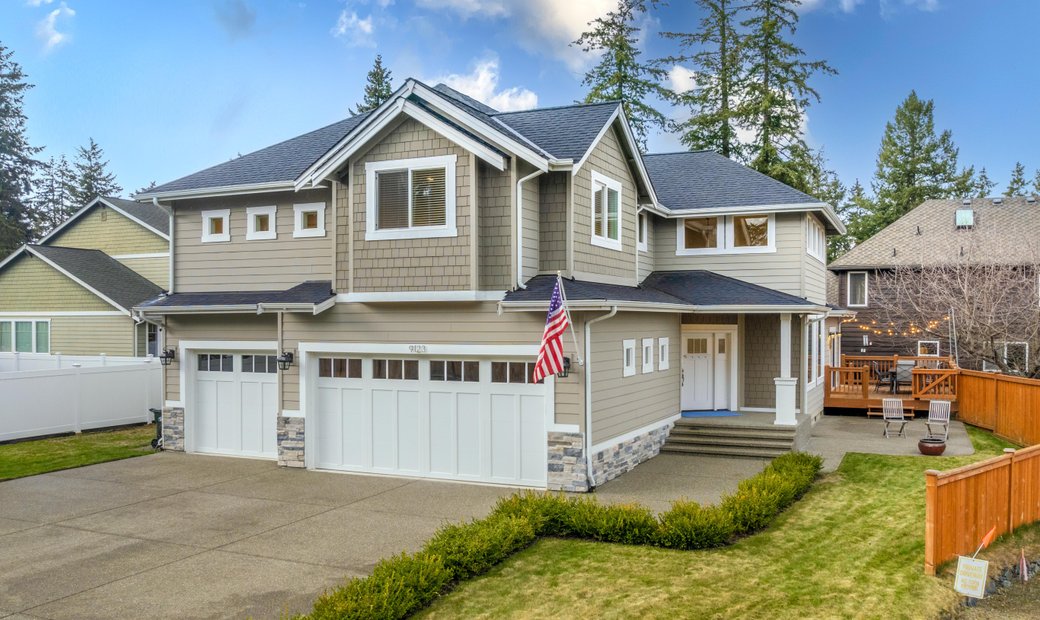 On Lake In Lakewood, Washington, United States For Sale