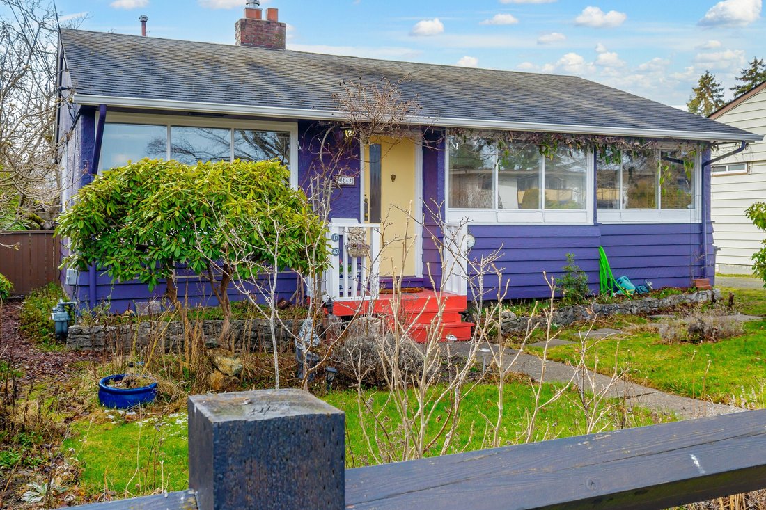 House in Victoria, British Columbia, Canada 2 - 12624011
