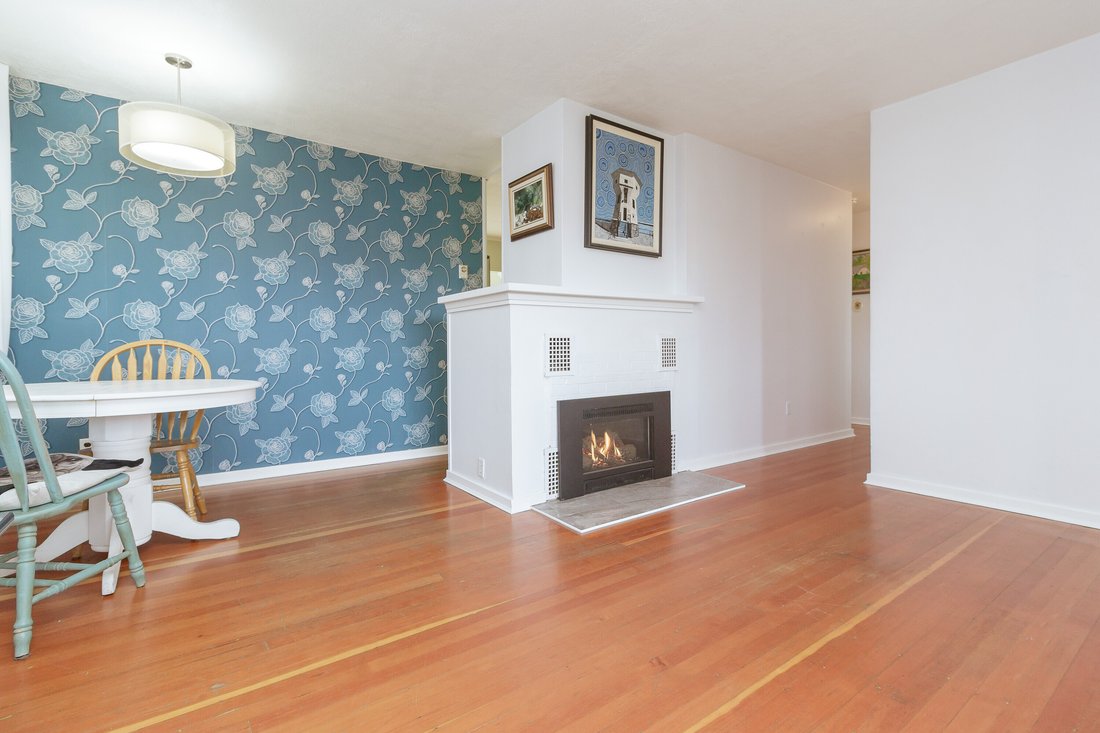 House in Victoria, British Columbia, Canada 5 - 12624011