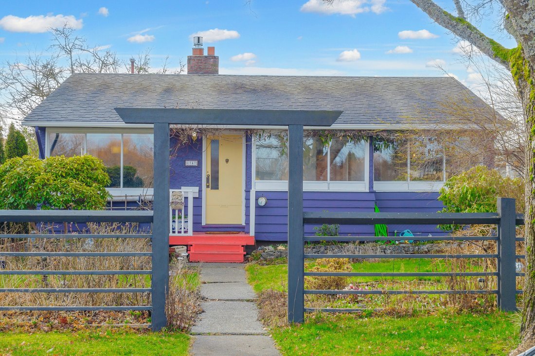 House in Victoria, British Columbia, Canada 1 - 12624011