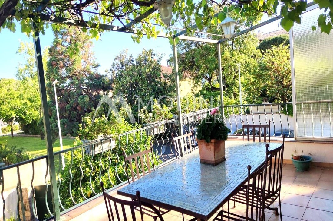 Villa in Ville-Les Saquedes-Le Bouillonnet, Sainte-Maxime, France 1 - 12626576