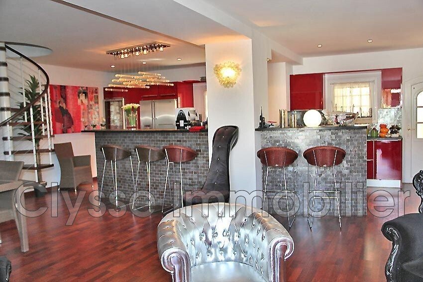 Villa in Port Grimaud, Grimaud, Provence-Alpes-Côte d'Azur 2 - 12626909