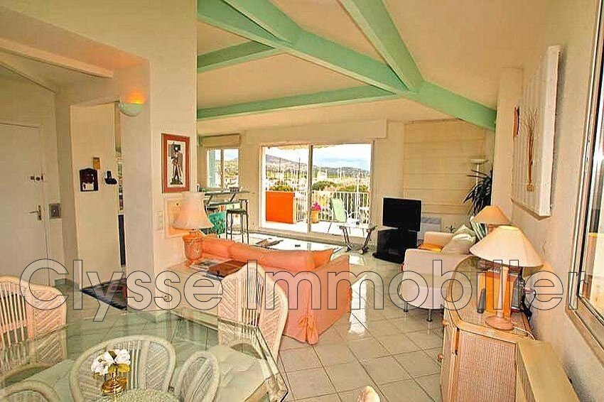 Appartamento a Grimaud, Provenza-Alpi-Costa Azzurra, Francia 2 - 12626971