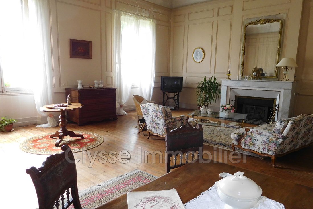 Villa in Saint-Pierre-d'Aurillac, Nouvelle-Aquitaine, France 4 - 12626633