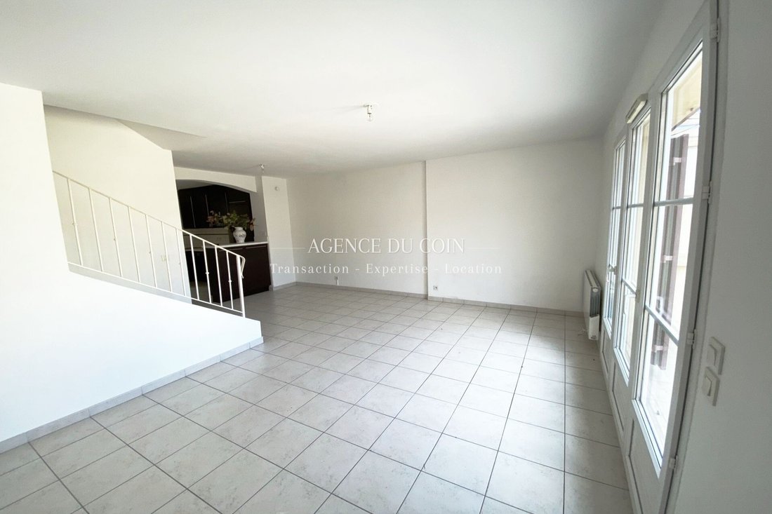 Villa a Gassin, Provenza-Alpi-Costa Azzurra, Francia 3 - 12627072