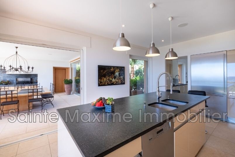 Villa in Grimaud, Provence-Alpes-Côte d'Azur, France 3 - 12627386