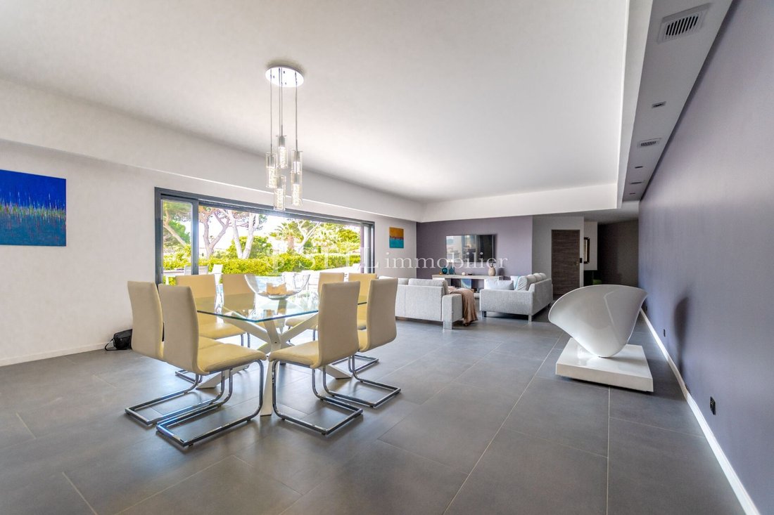 Villa in Ville-Les Saquedes-Le Bouillonnet, Sainte-Maxime, France 3 - 12627134