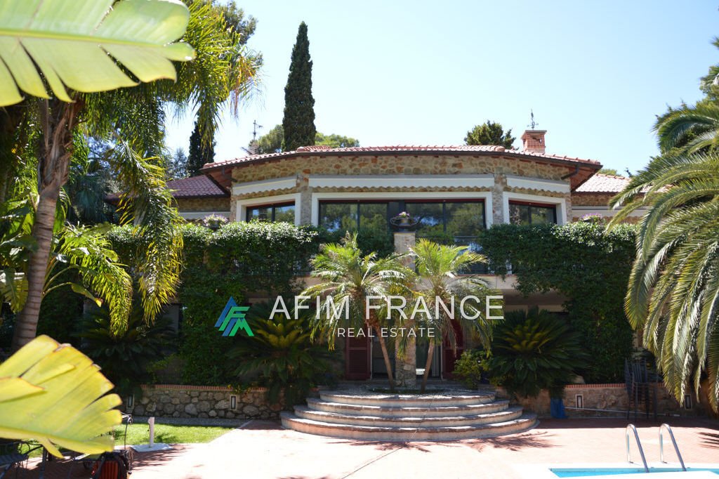 Villa in Village-Cros de Caste-Coupiere-Mont Gros, Roquebrune-Cap-Martin, France 3 - 12627469