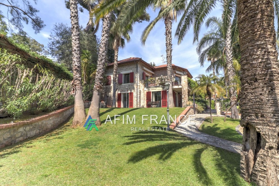 Villa in Village-Cros de Caste-Coupiere-Mont Gros, Roquebrune-Cap-Martin, France 2 - 12627469