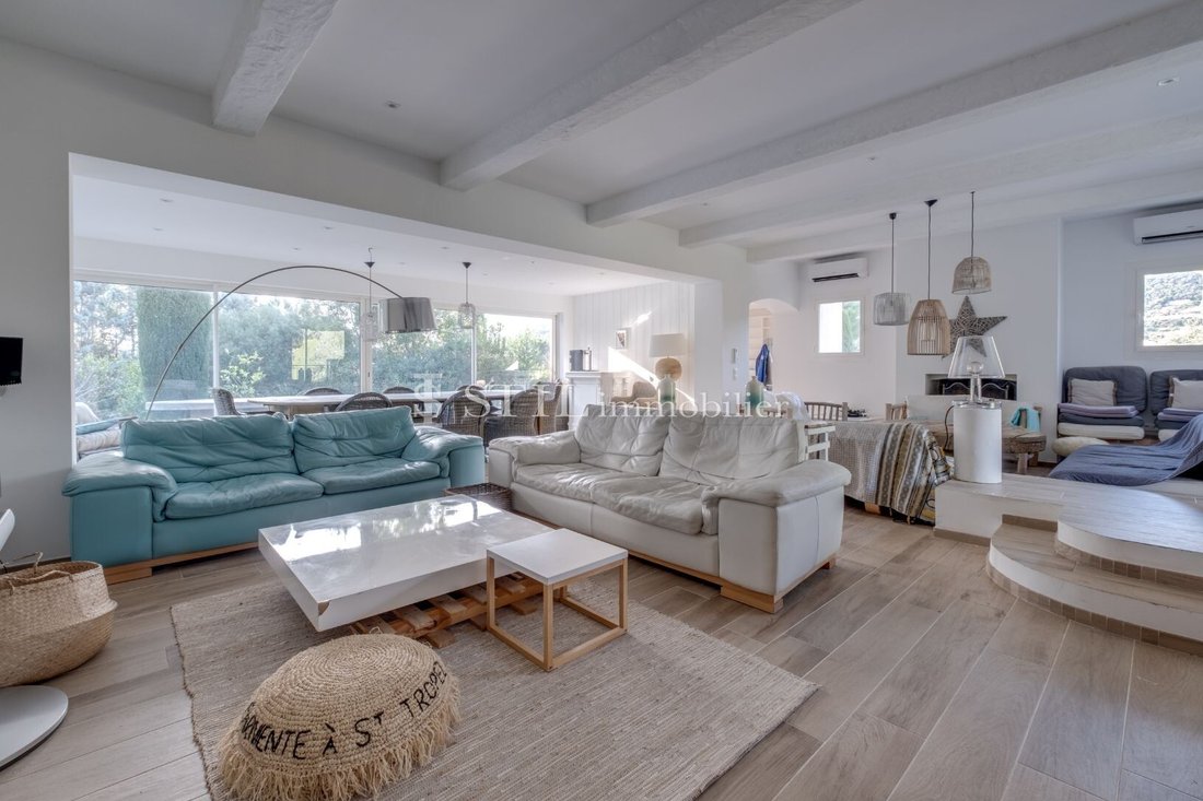 Villa in Les Bouteillers, Sainte-Maxime, France 2 - 12626868