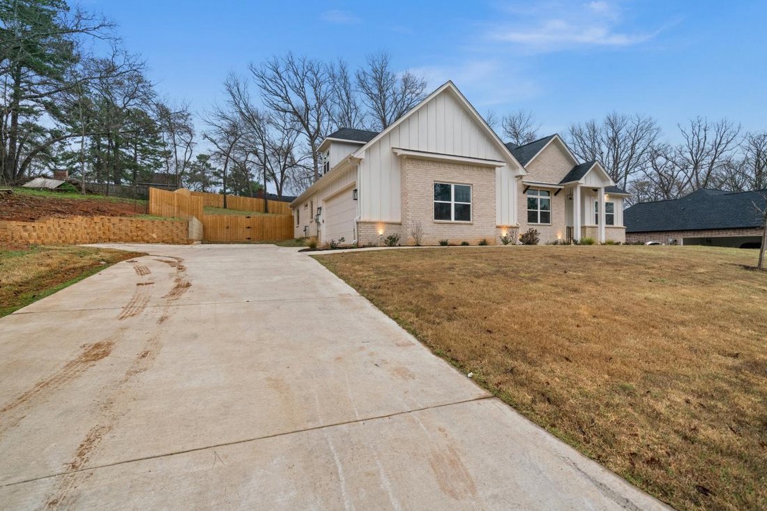 House in Tyler, Texas, United States 1 - 12629847