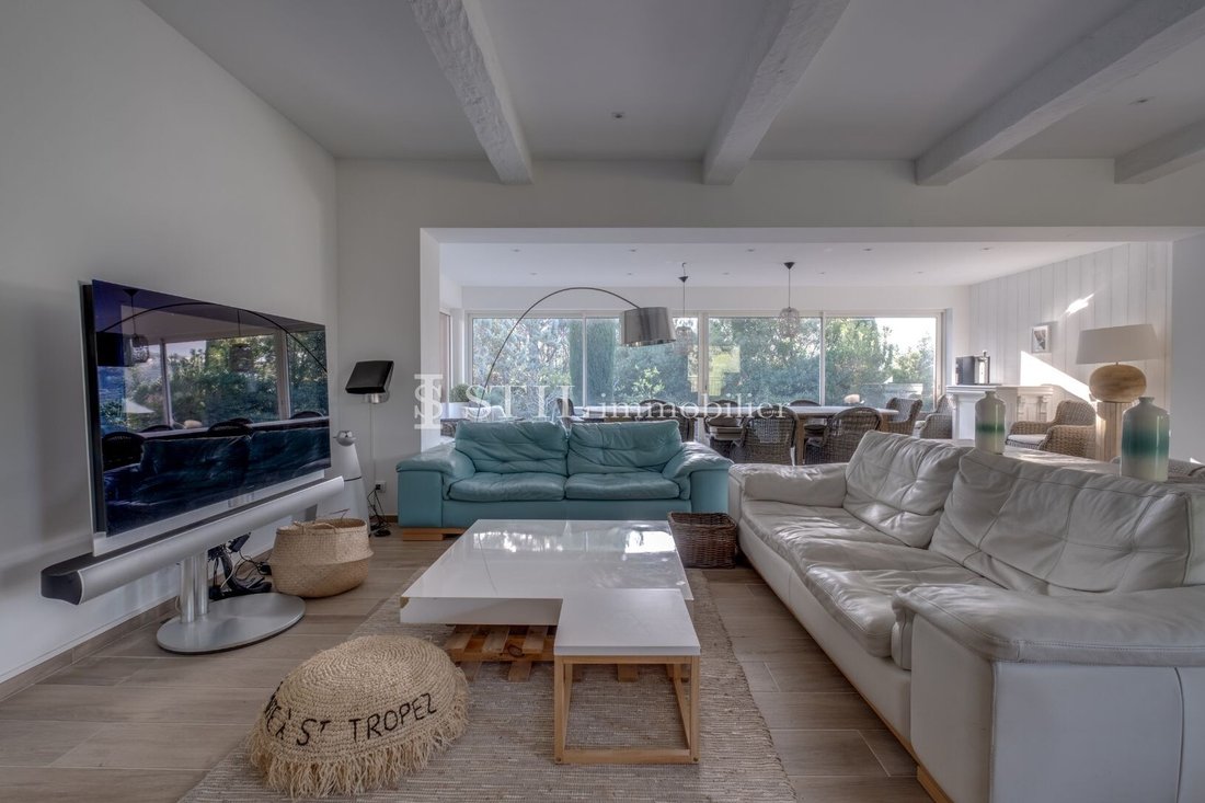 Villa in Les Bouteillers, Sainte-Maxime, France 3 - 12626868