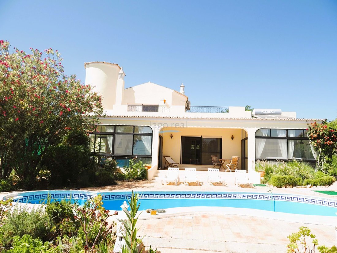 Golf Lovers Family Home In Santa In Santa Bárbara De Nexe, Algarve