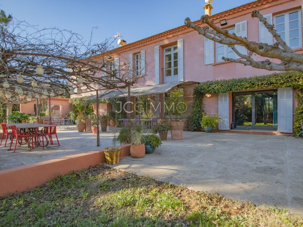 Houses For Sale Provence Alpes Cote D'azur Luxury homes with cinema for sale in Solliès-Pont, Provence-Alpes-Côte