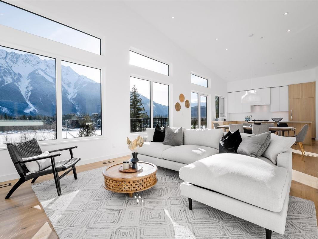Modern Mountain Home In Sunstone In Pemberton, British Columbia, Canada For Sale (12631108)