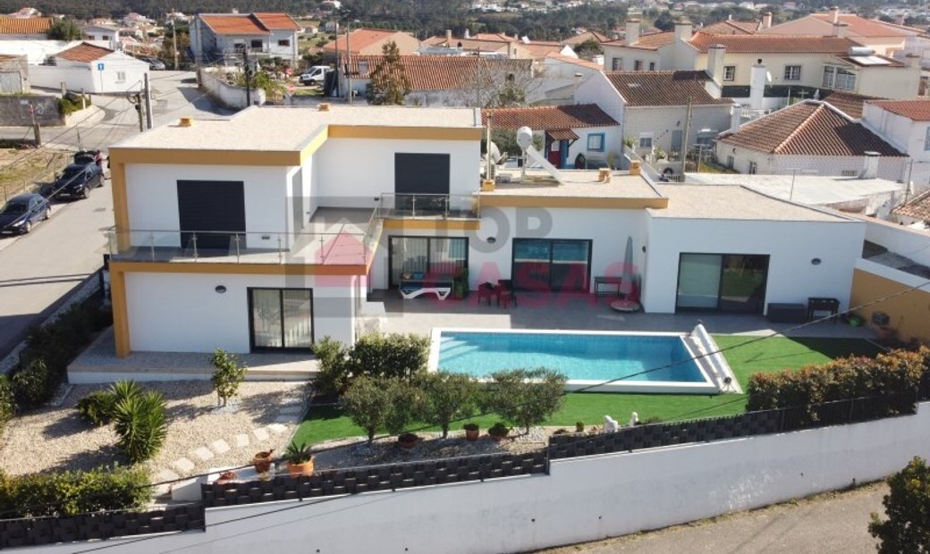 Villa With Private Pool In Nadadouro In Nadadouro, Leiria District