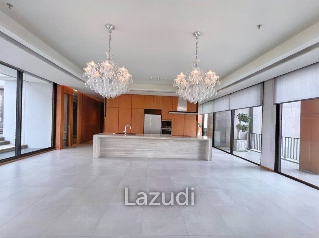 Apartment in Chom Phon, Bangkok, Thailand 1 - 12635214