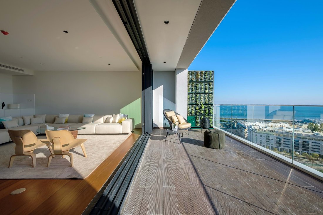 A closer look at Lisbon Penthouse Apartment For Sale
